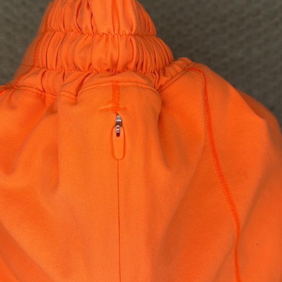 Lululemon Hotty Hot Low-Rise Lined Short 4", 0. - Picture 4 of 5